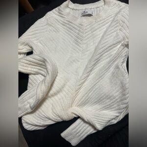 Hollister sweater